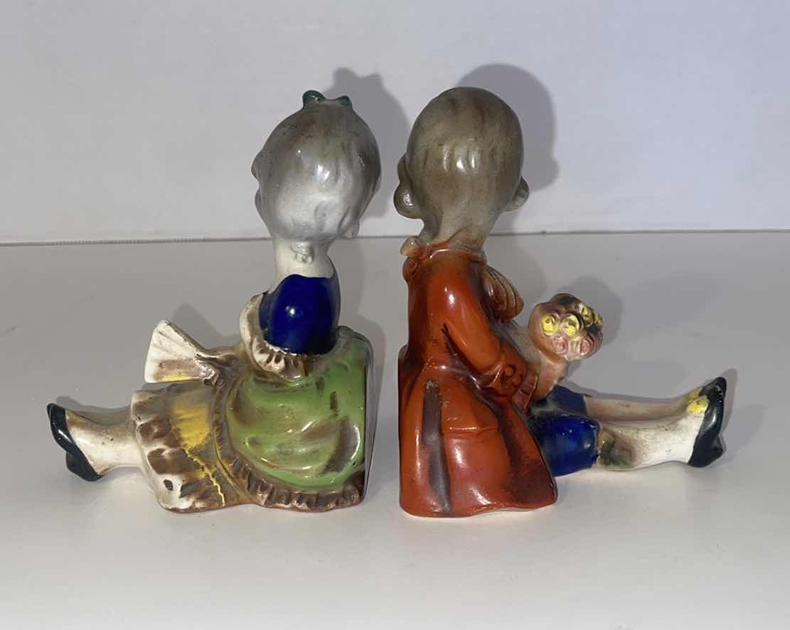 Photo 3 of ANTIQUE GOEBEL HUMMEL A BEETHOVEN SHELF SITTER “PORCELAIN BOY & GIRL” 5”