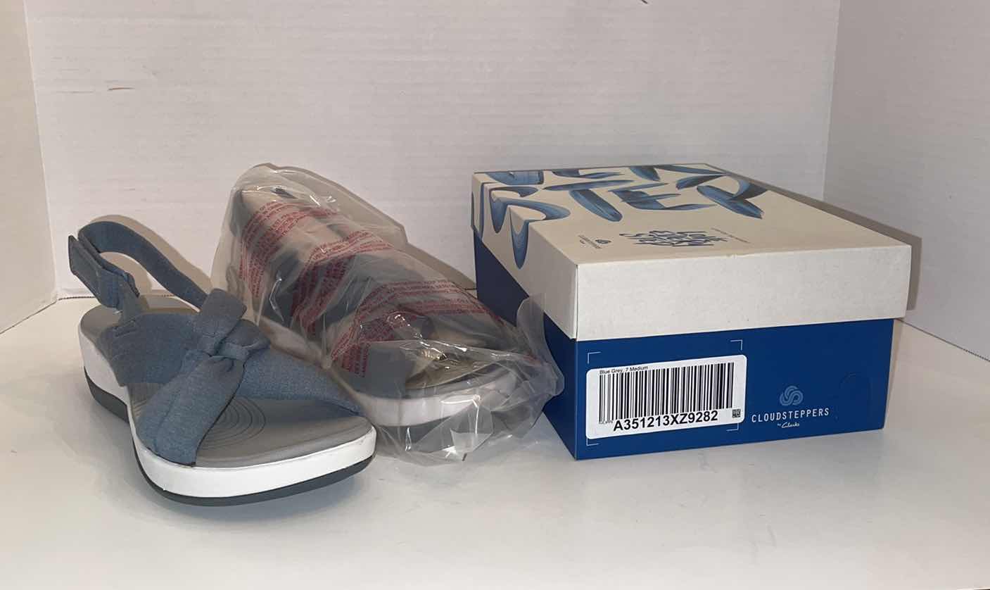 Photo 1 of BRAND NEW CLOUDSTEPPERS BY CLARK’S ARLA BELLE BLUE GREY SIZE 7 MEDIUM