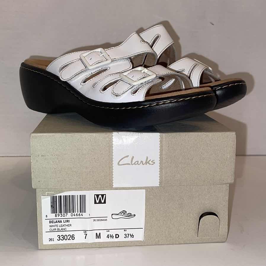 Photo 1 of COLLECTION BY CLARKS DELANA LIRI WHITE LEATHER SIZE 7 MEDIUM