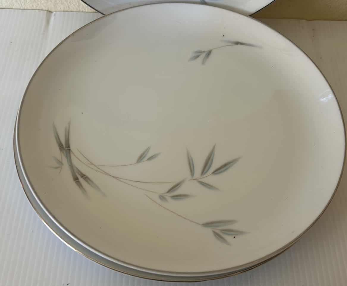 Photo 2 of 4- PIECE MIKASA FINE CHINA BALBOA DESIGN DINNER PLATES