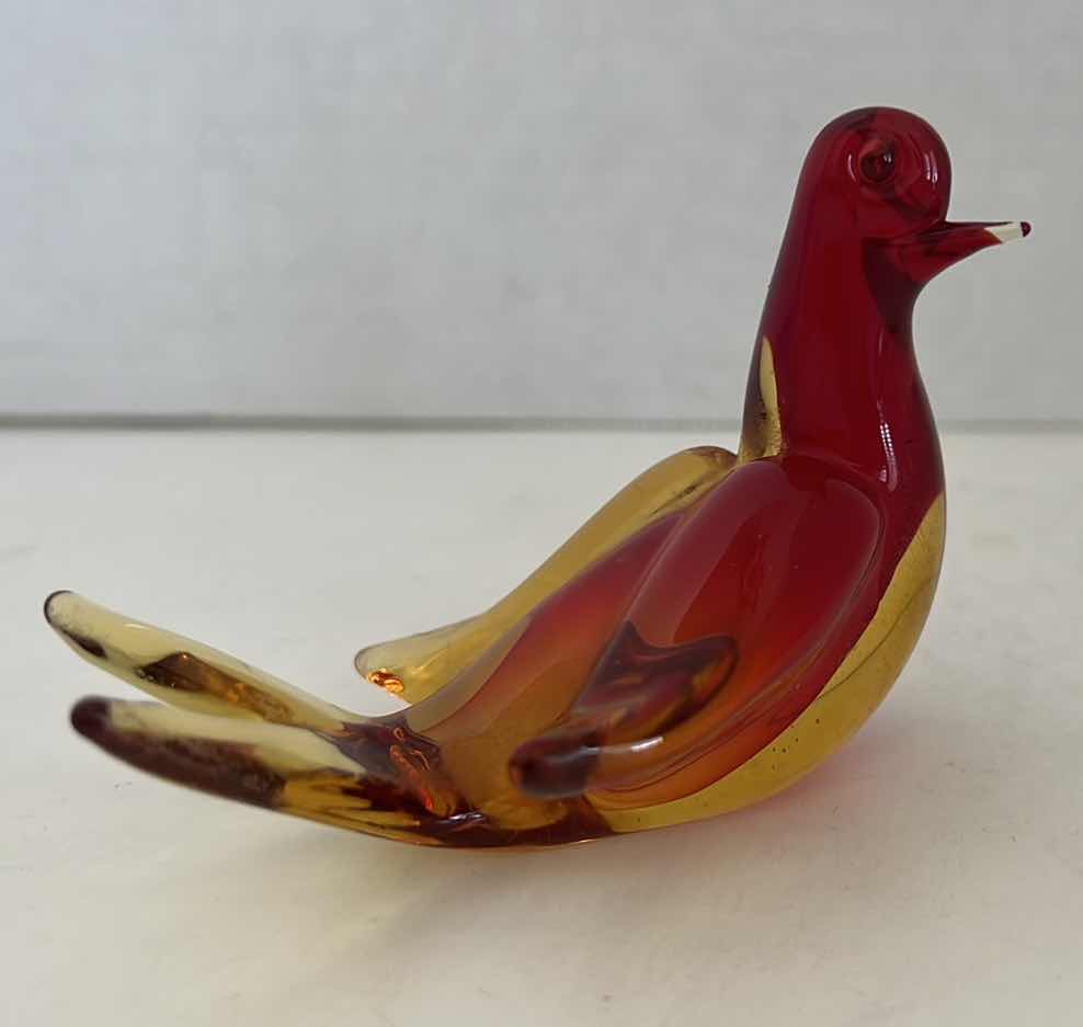 Photo 1 of MURANO STYLE AMBERINA GLASS BIRD FIGURINE 3”