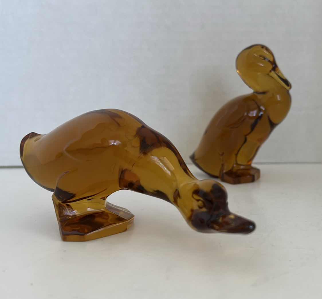 Photo 1 of 2-MCM VINTAGE VIKING SOLID ART GLASS AMBER AMBERINA FIGHTING DUCKS 4.25”