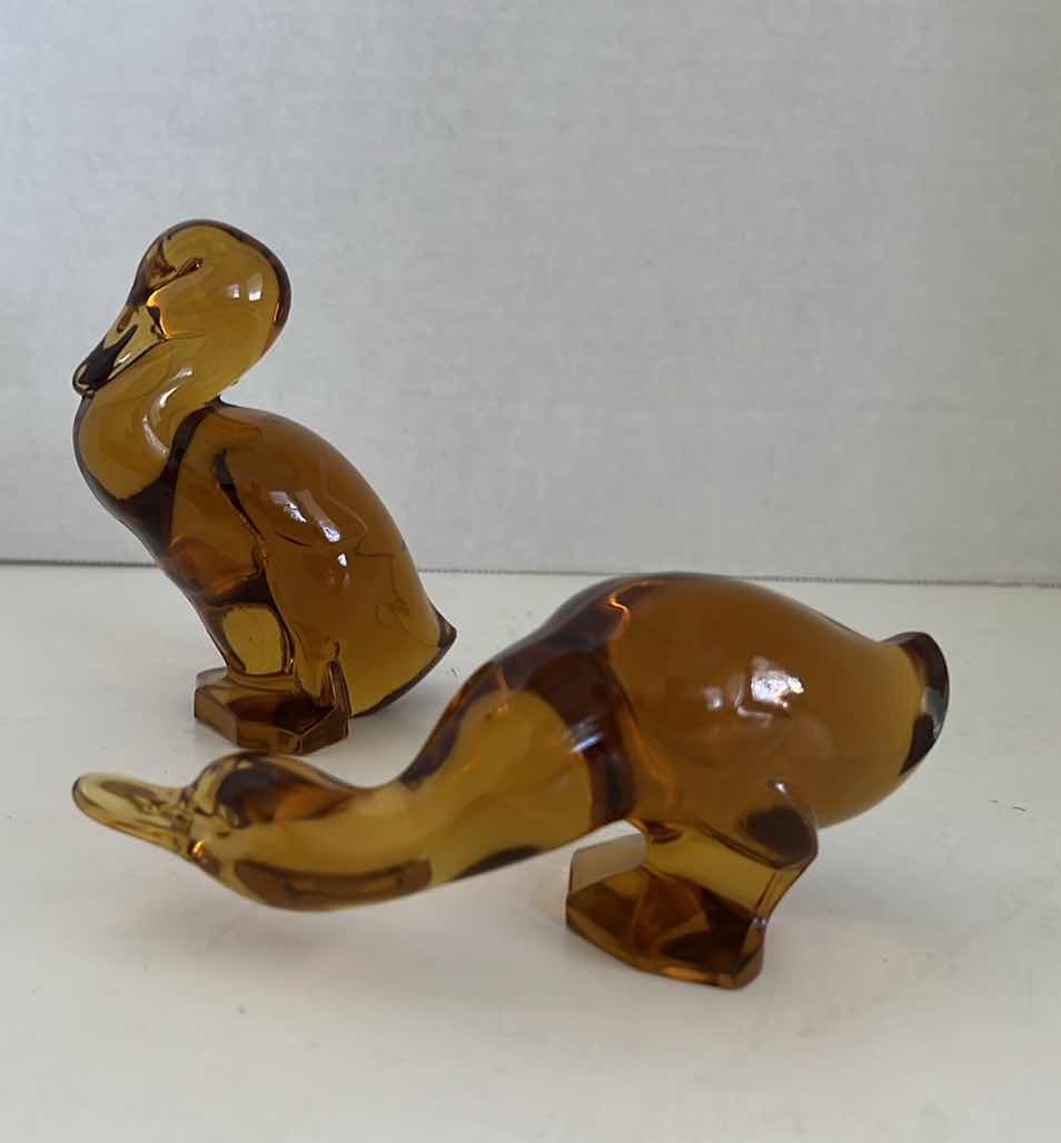 Photo 2 of 2-MCM VINTAGE VIKING SOLID ART GLASS AMBER AMBERINA FIGHTING DUCKS 4.25”