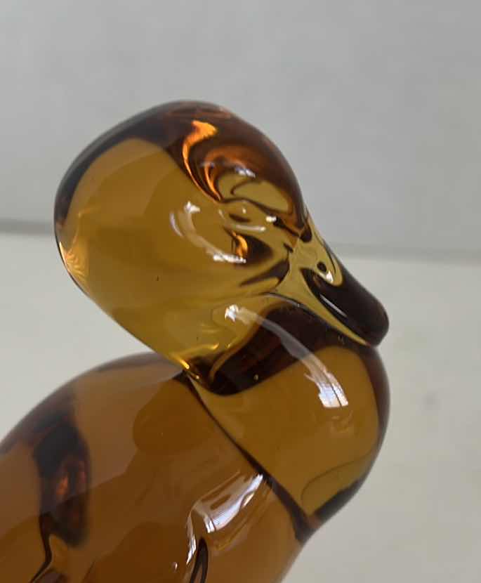 Photo 3 of 2-MCM VINTAGE VIKING SOLID ART GLASS AMBER AMBERINA FIGHTING DUCKS 4.25”