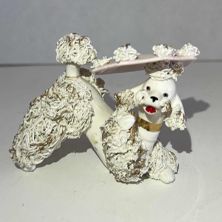 Photo 4 of VINTAGE 1950’S POODLE DOG W/SPAGHETTI TRIM AND UMBRELLA 3”