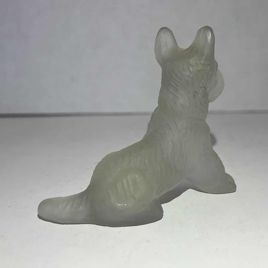 Photo 2 of VINTAGE L.E. SMITH FROSTED SCOTTIE DOG GLASS FIGURINE 3”