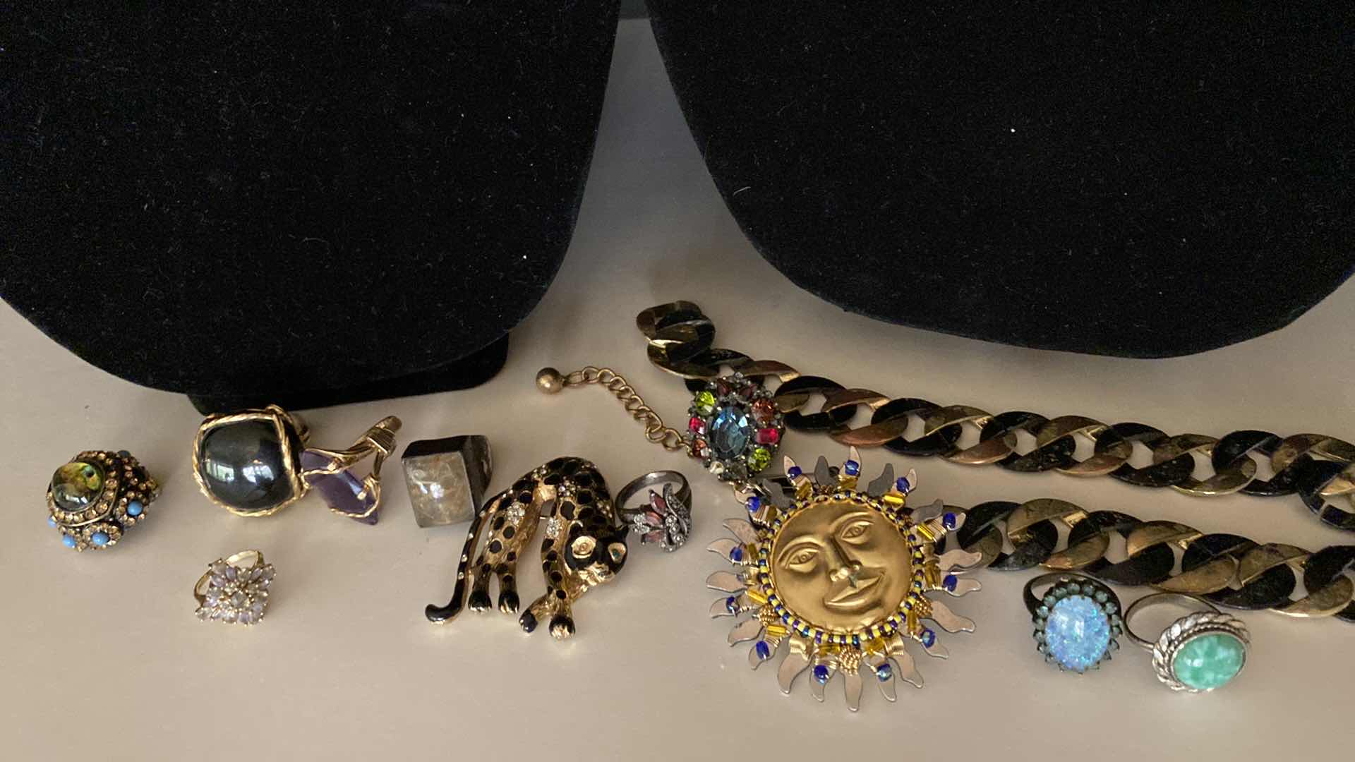 Photo 3 of COSTUME JEWELRY