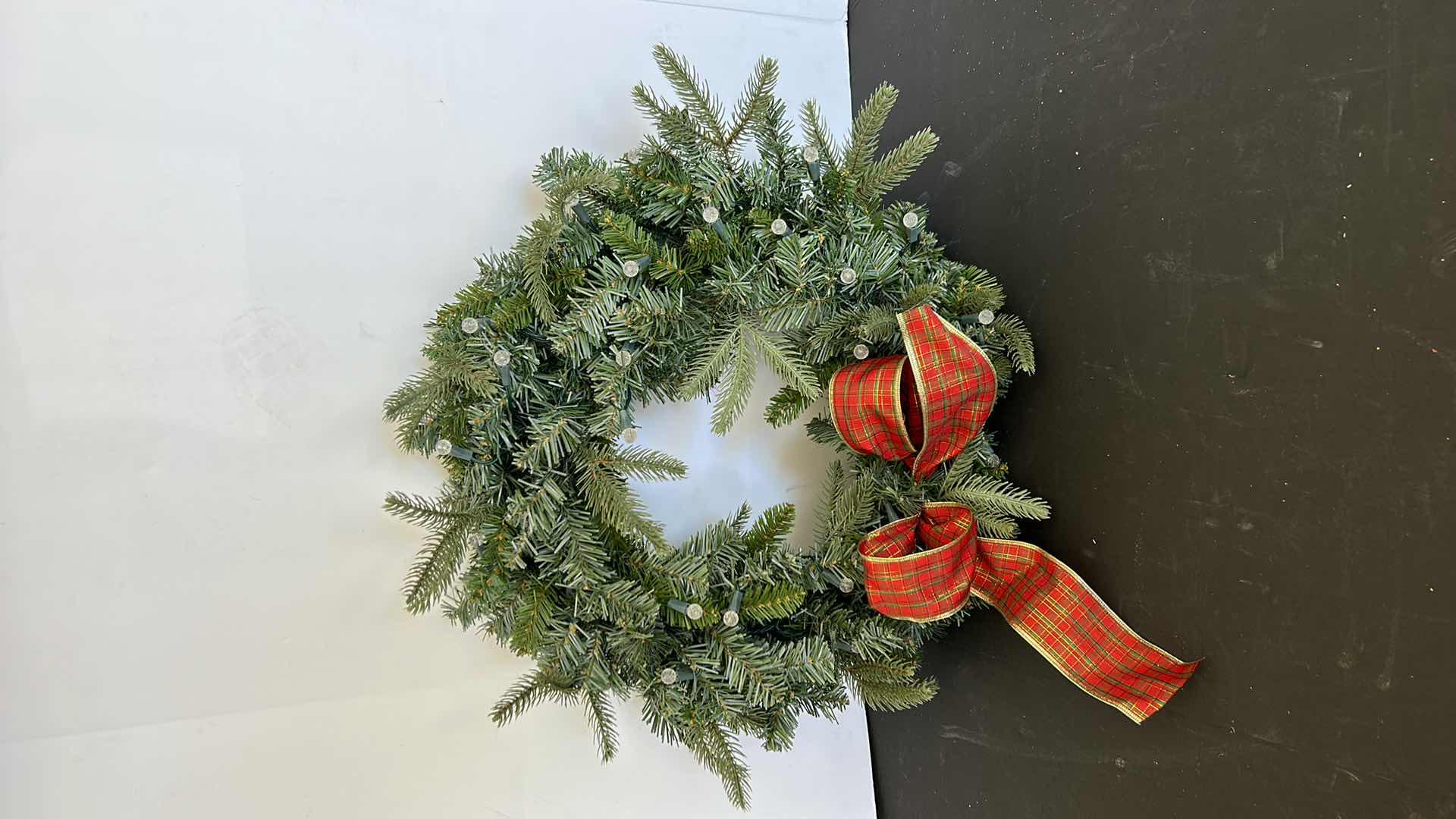 Photo 3 of CHRISTMAS WREATH IN TOTE 24”