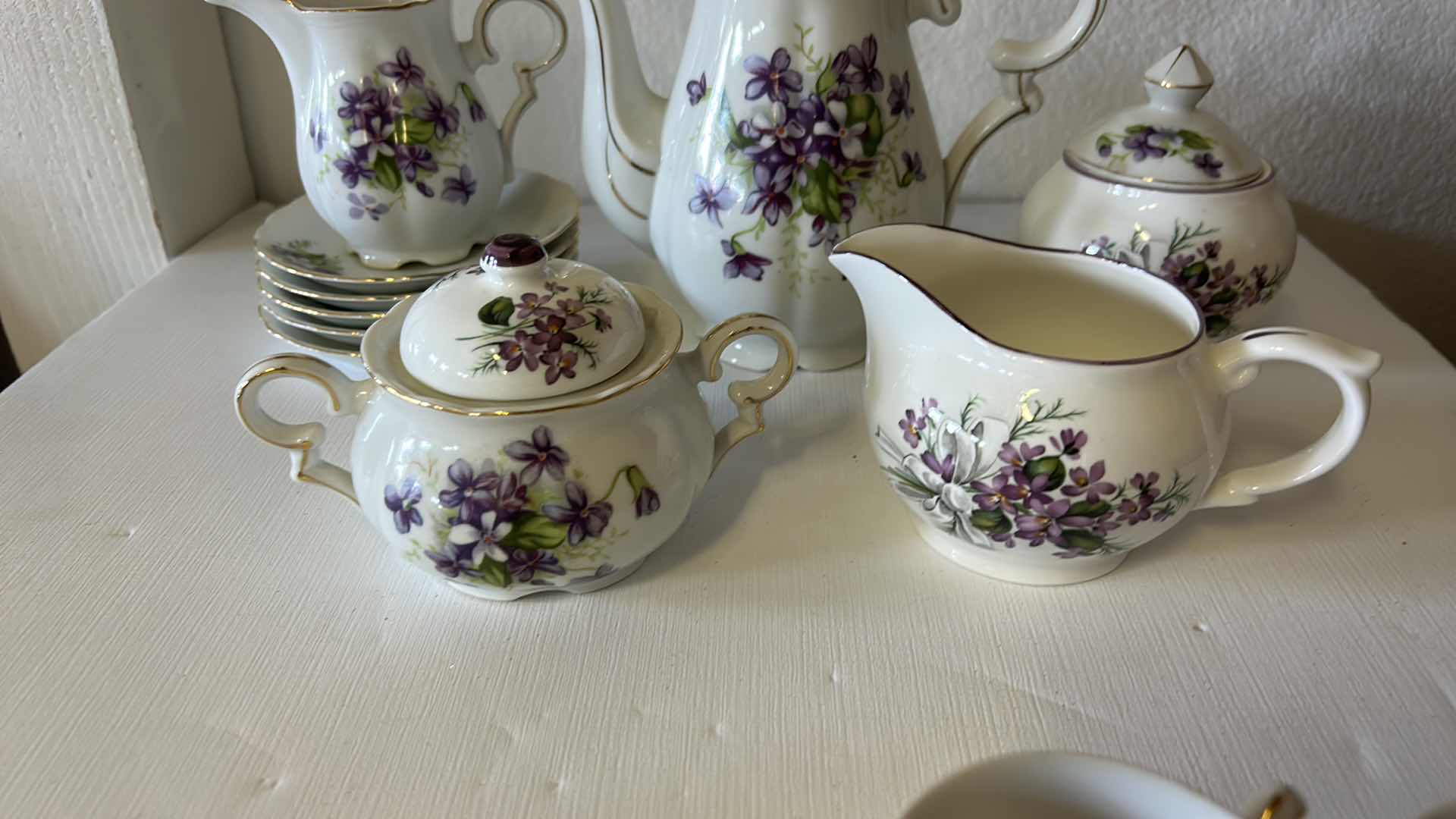 Photo 4 of BONE CHINA MADE IN ENGLAND TEASET( POT 7.5”)