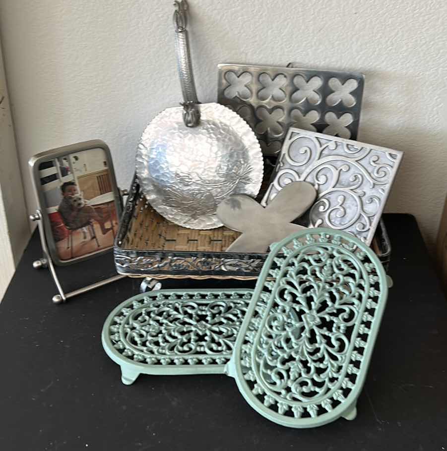 Photo 1 of HOME DECOR AND KITCHEN ITEMS