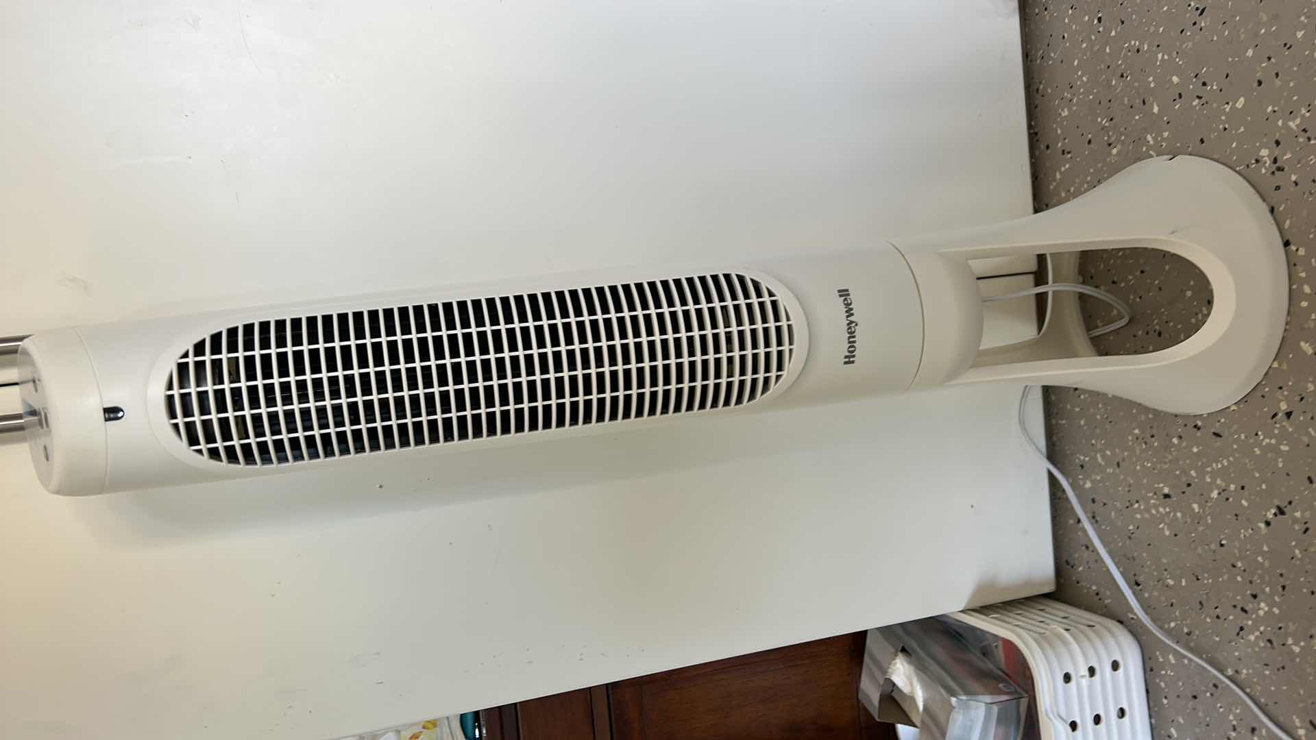 Photo 4 of HONEYWELL TOWER FAN