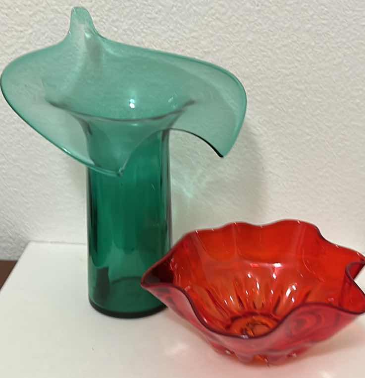 Photo 1 of GLASS ORCHID VASE  H9.5” AND SCALLOPED BOWL