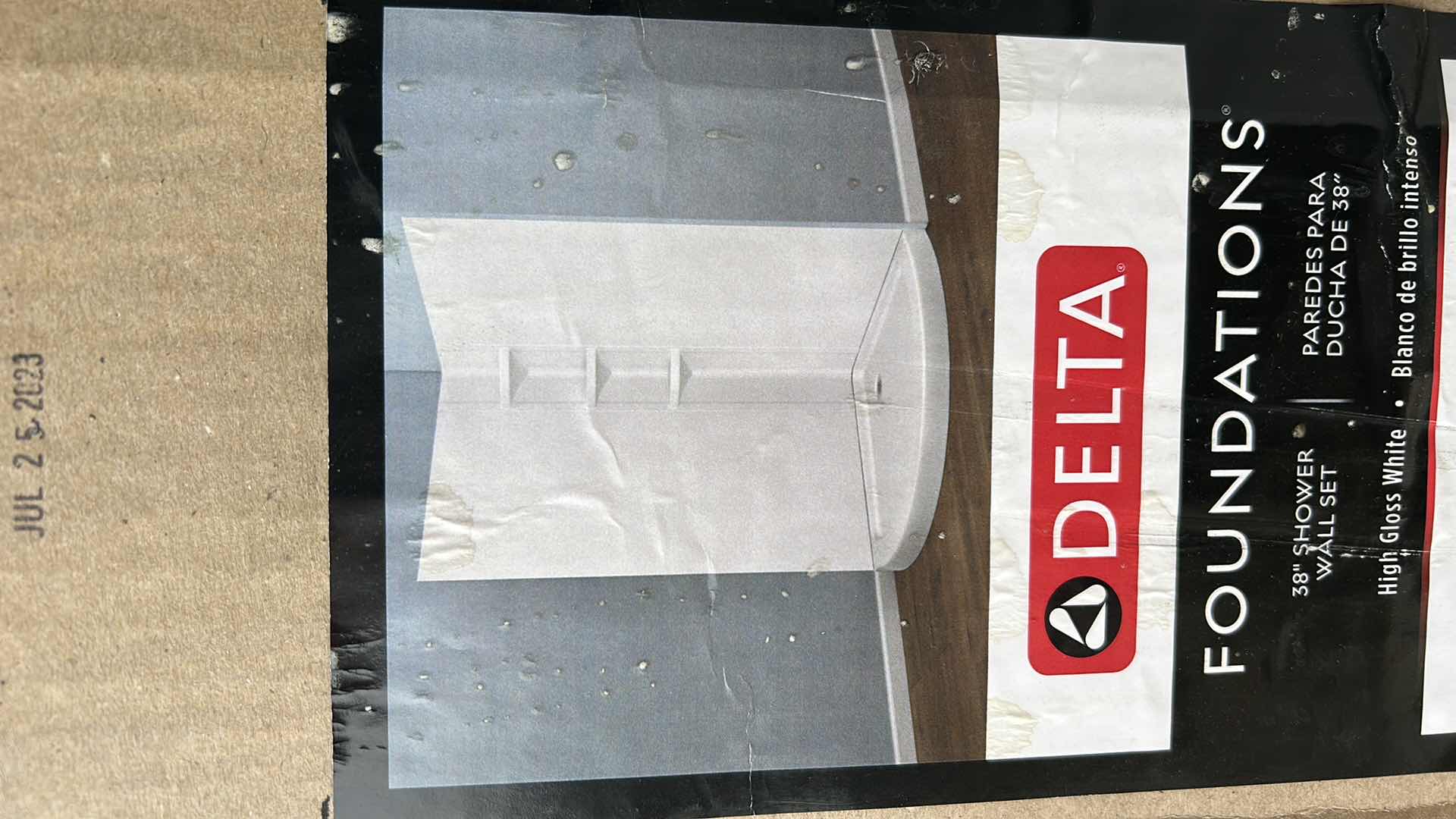Photo 3 of DELTA FOUNDATIONS 38" X 38" SHOWER WALL SET HIGH GLOSS WHITE