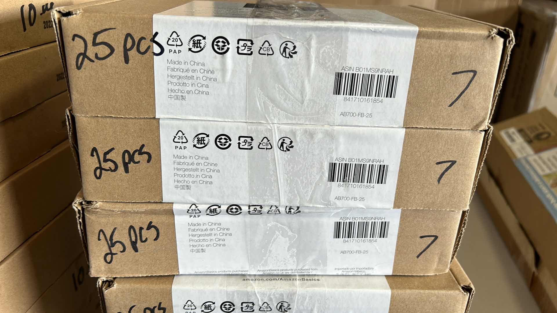 Photo 2 of 3 NEW BOXES - AMAZON BASICS STRAIGHT TOP RING CABINET KNOB - FLAT BLACK 25PC  EA 1.25"