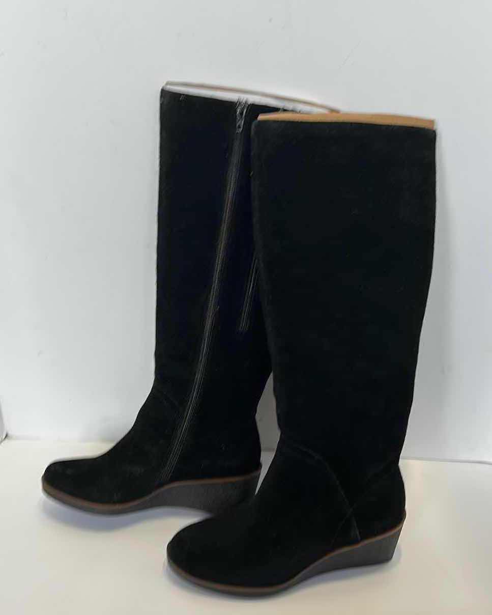 Photo 1 of WOMENS BOOTS SIZE 6
