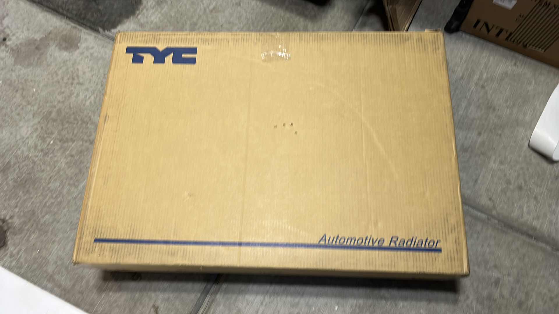 Photo 3 of TYC RADIATOR COMPATIBLE WITH 2004-2006 LEXUS RX 