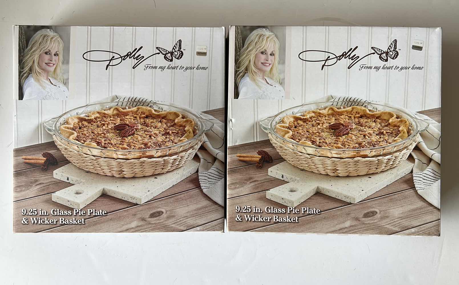 Photo 1 of 2 NEW DOLLY PARTON 9.25” GLASS PIE PLATE AND WICKER BASKET