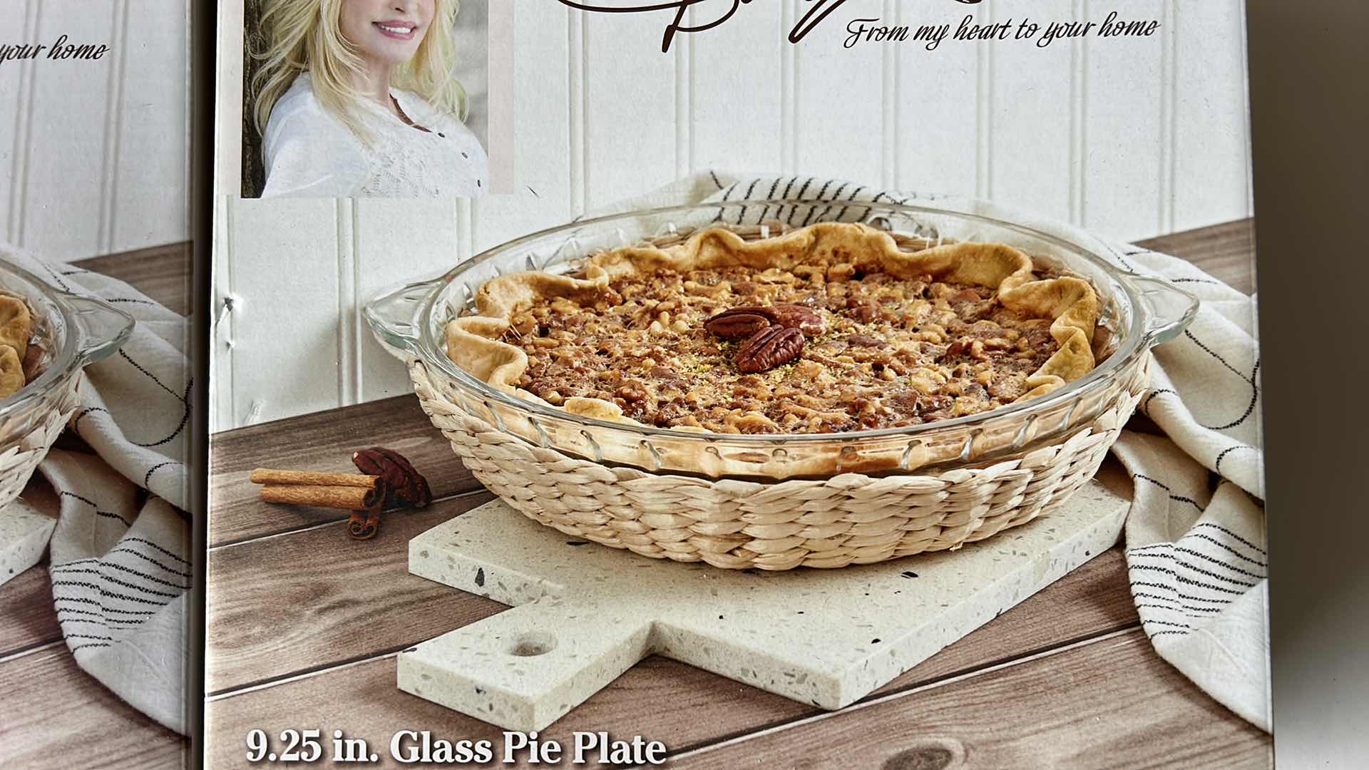 Photo 2 of 2 NEW DOLLY PARTON 9.25” GLASS PIE PLATE AND WICKER BASKET
