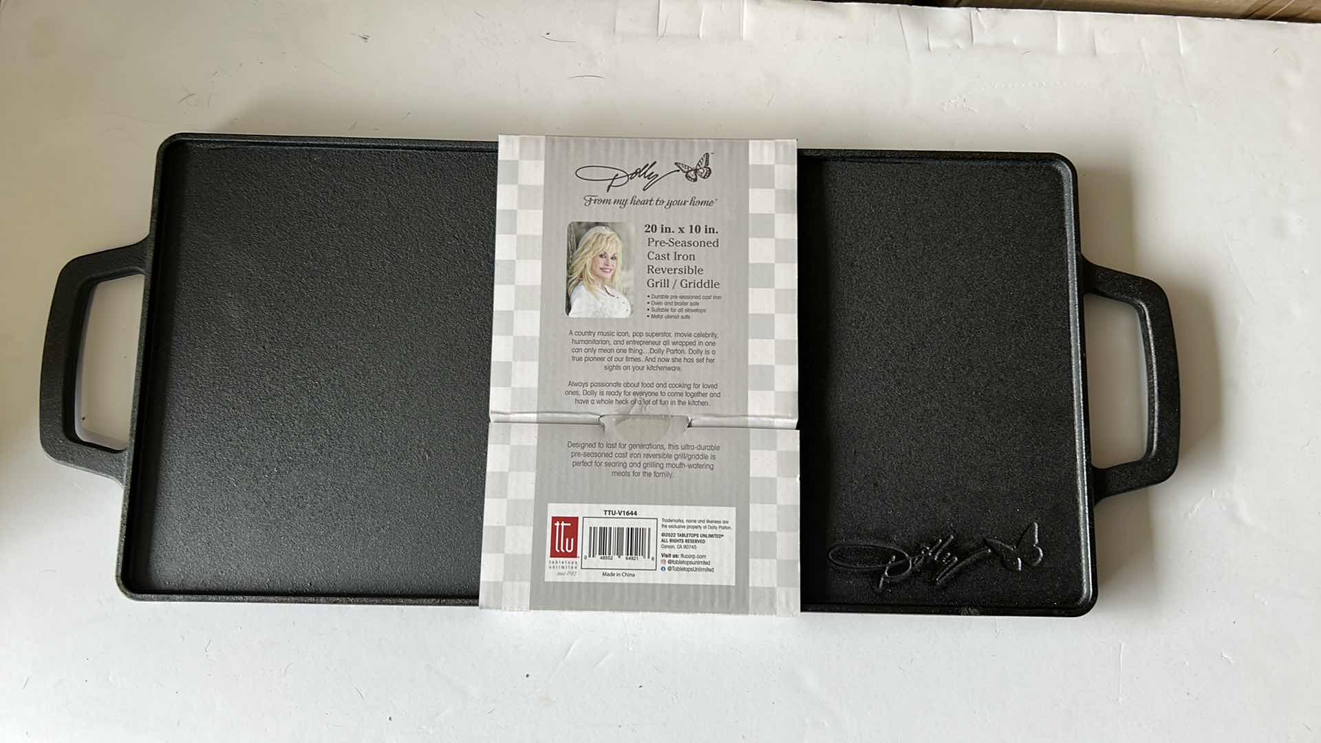 Photo 1 of NEW DOLLY PARTON PRESEASONED CAST IRON REVERSIBLE GRILL / GRIDDLE