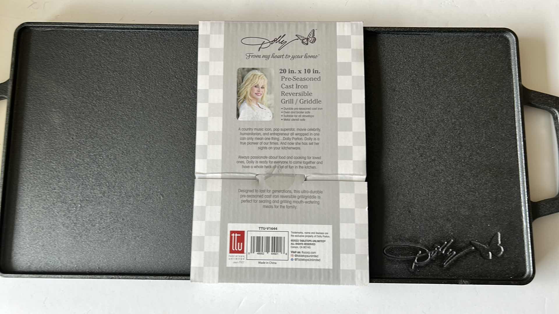 Photo 3 of NEW DOLLY PARTON PRESEASONED CAST IRON REVERSIBLE GRILL / GRIDDLE