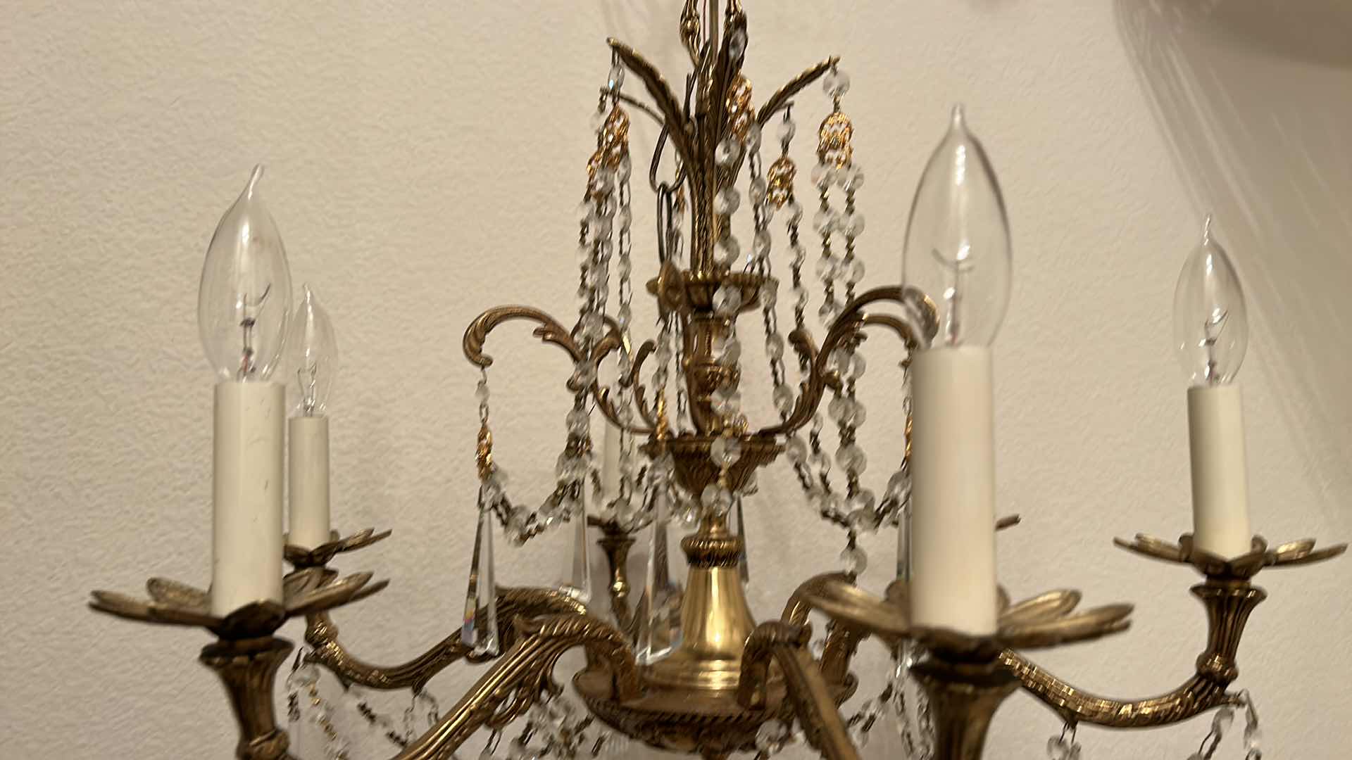 Photo 9 of EXQUISITE VINTAGE CHANDELIER WITH ALL THE PIECES. 23” x 23”.
