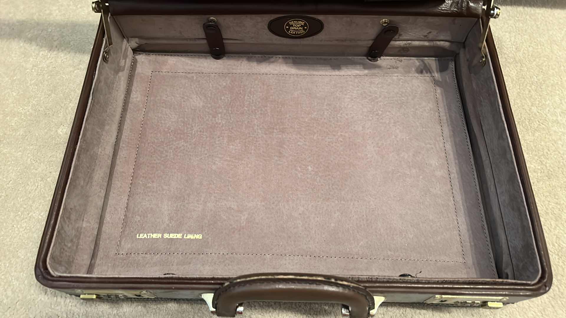 Photo 3 of GEOFFREY BEENE GENUINE TOP GRAIN LEATHER BRIEFCASE WITH SUEDE INTERIOR