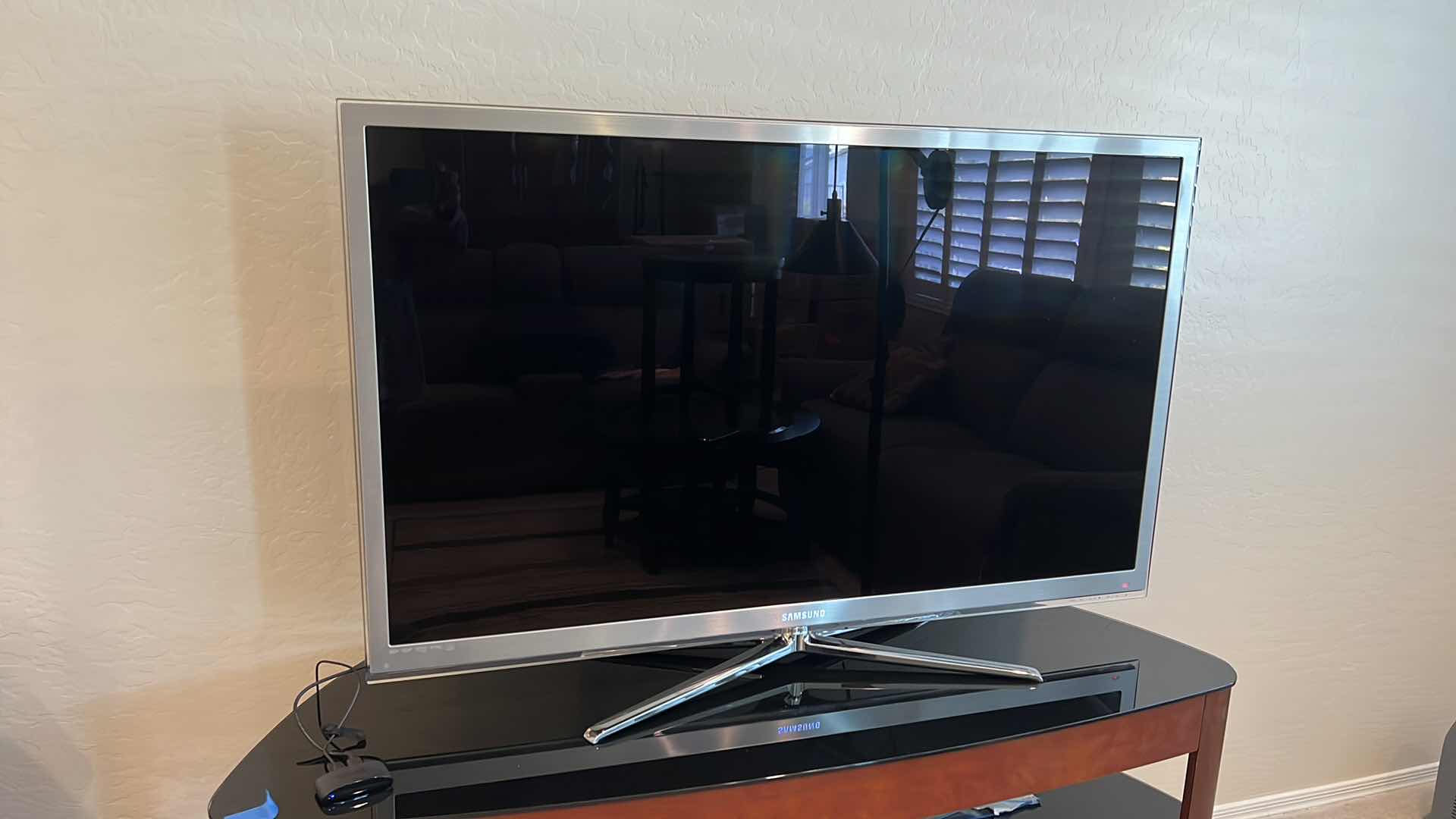 Photo 1 of 55" SAMSUNG FLATSCREEN TV W SWIVEL STAND & REMOTE CONTROL (MODEL #UN55C8000 3D IPTV 1080P)