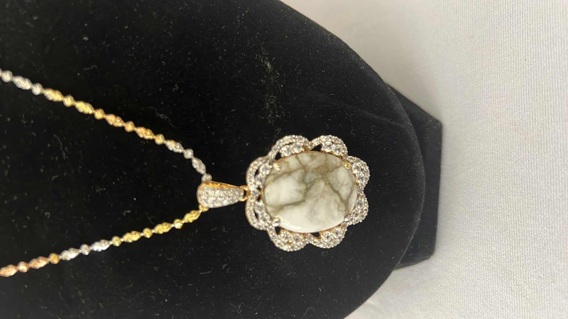 Photo 2 of 925 STERLING SILVER W YELLOW GOLD OVERLAY WHITE GOLDEN QUARTZ & SAPPHIRE NECKLACE (GGA CERTIFIED)  NK015193