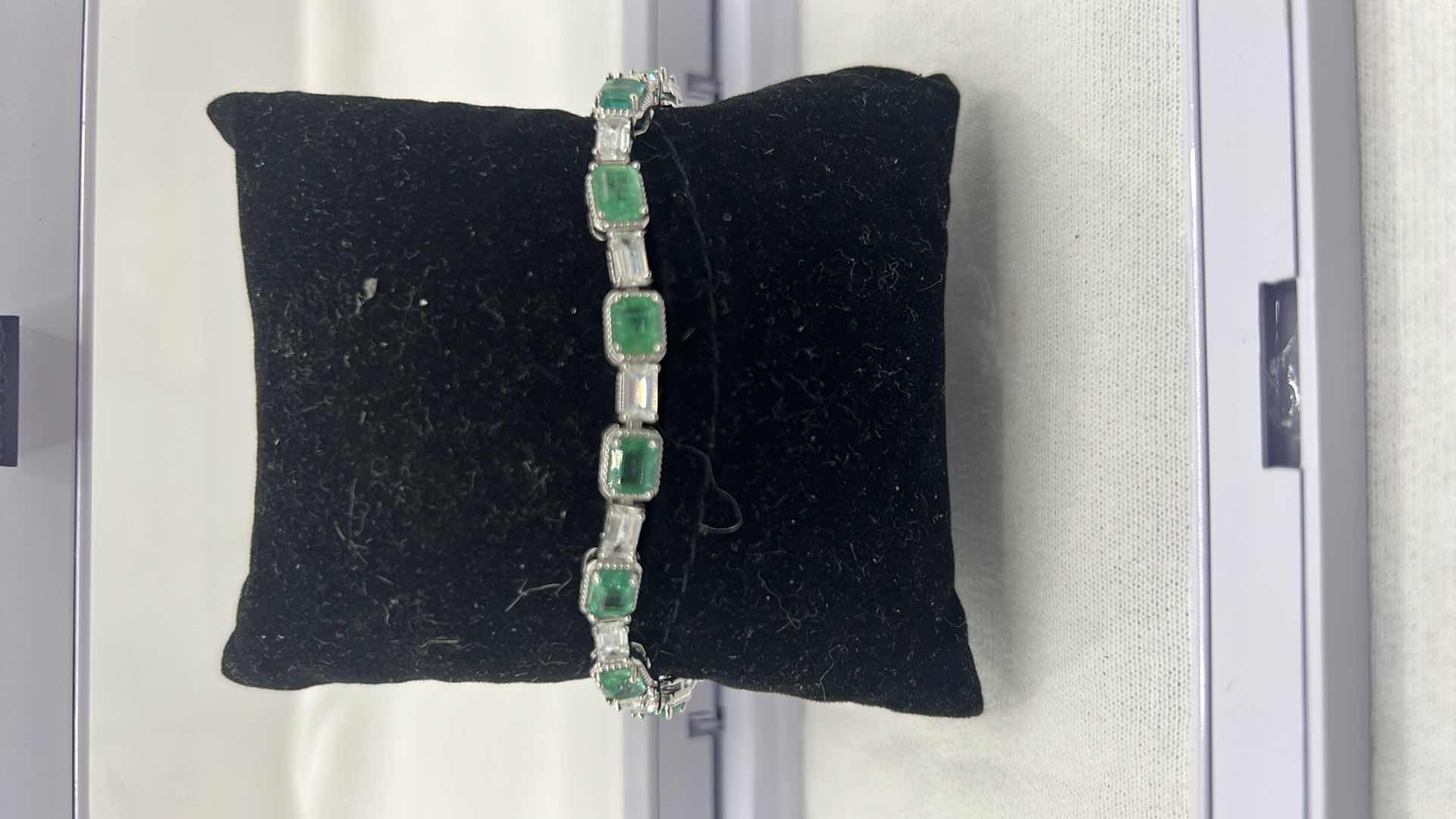 Photo 2 of 12.0 GRAMS 925 STERLING SILVER BRACELET W 6.09 CT ZIRCON & 5.10 CT EMERALD (GGA CERTIFICATE)   BR007944