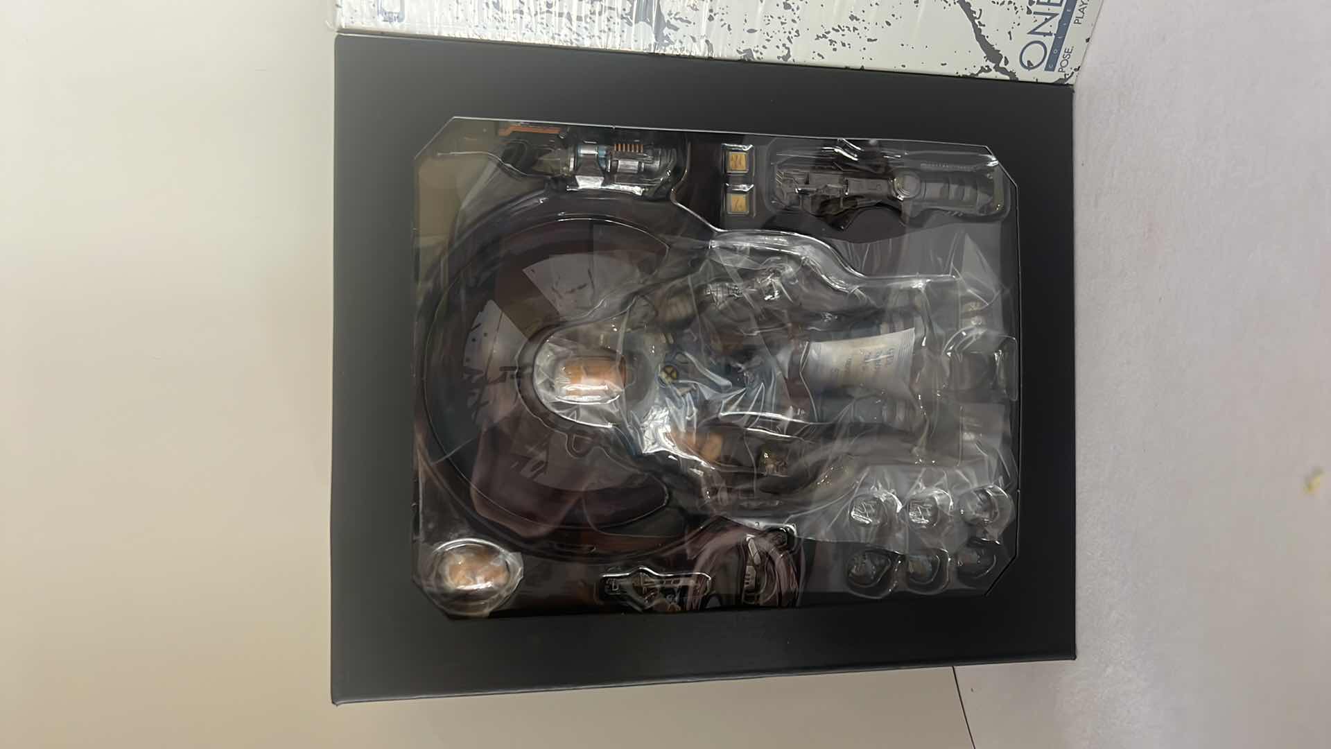 Photo 3 of BRAND NEW MARVEL ONE:12 COLLECTIVE POSE PLAY DISPLAY “CABLE” LIGHT UP ACTION FIGURE $100