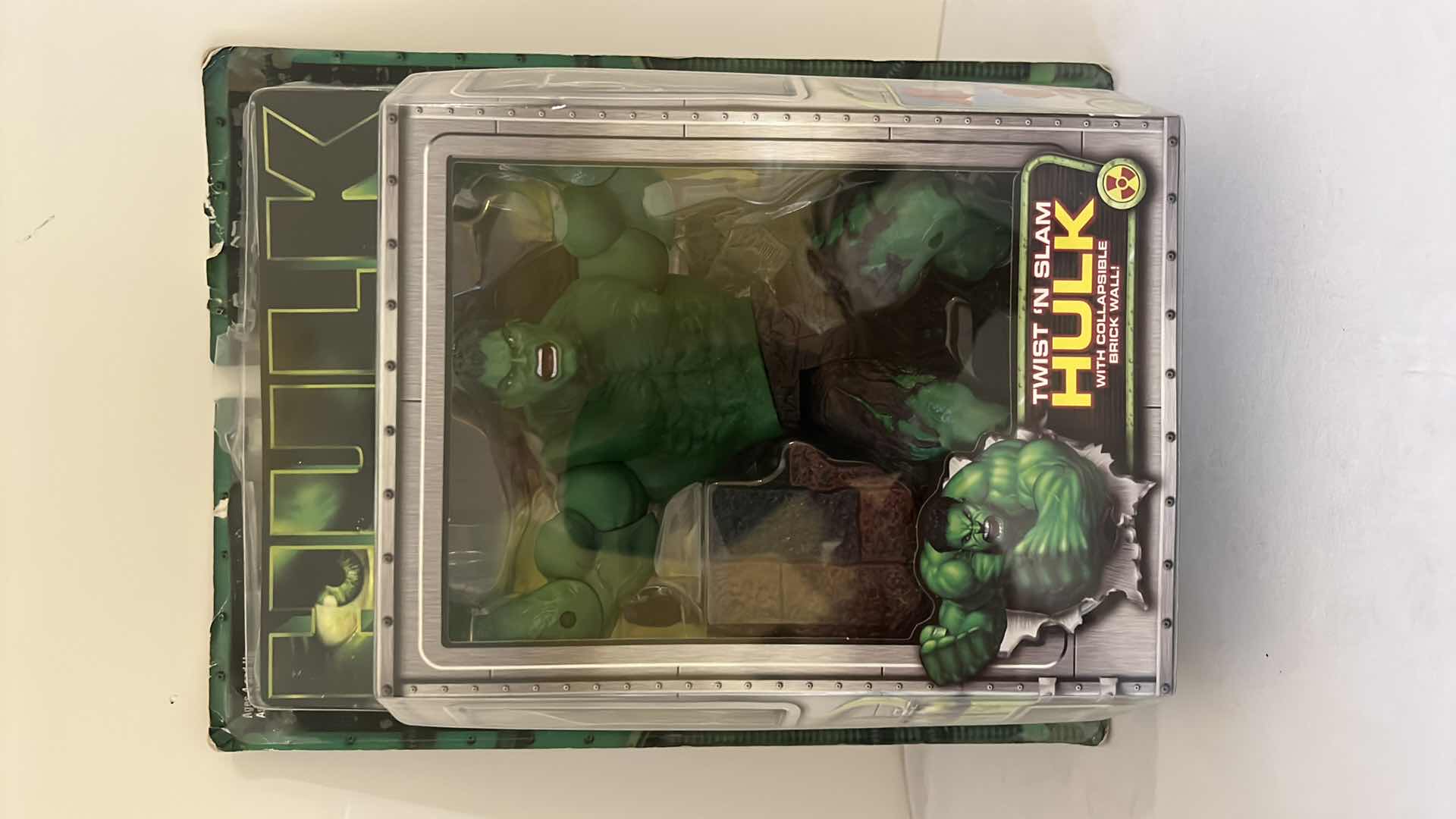 Photo 1 of BRAND NEW TOY BIZ MARVEL “HULK” TWIST ‘N SLAM ACTION FIGURE $30