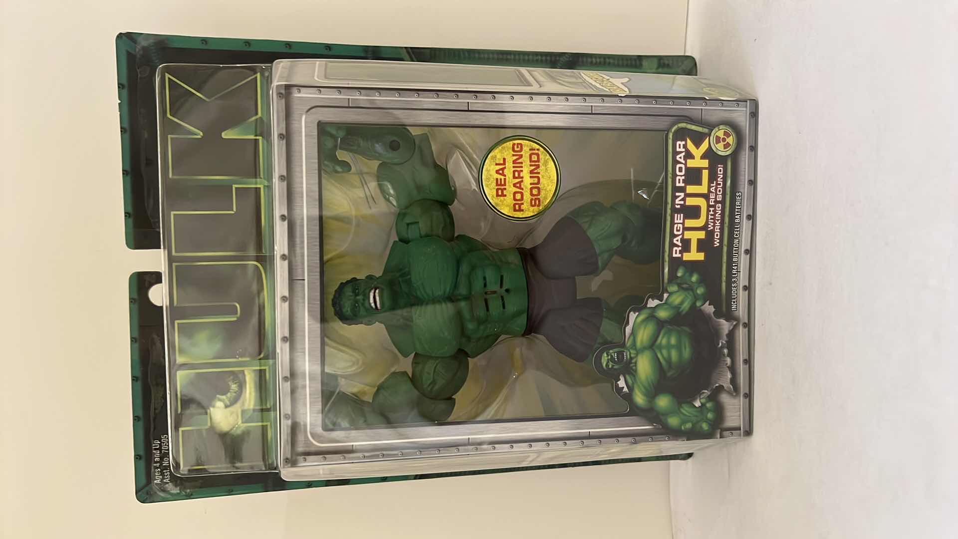 Photo 1 of BRAND NEW TOY BIZ MARVEL “RAGE ‘N ROAR HULK” ACTION FIGURE $30