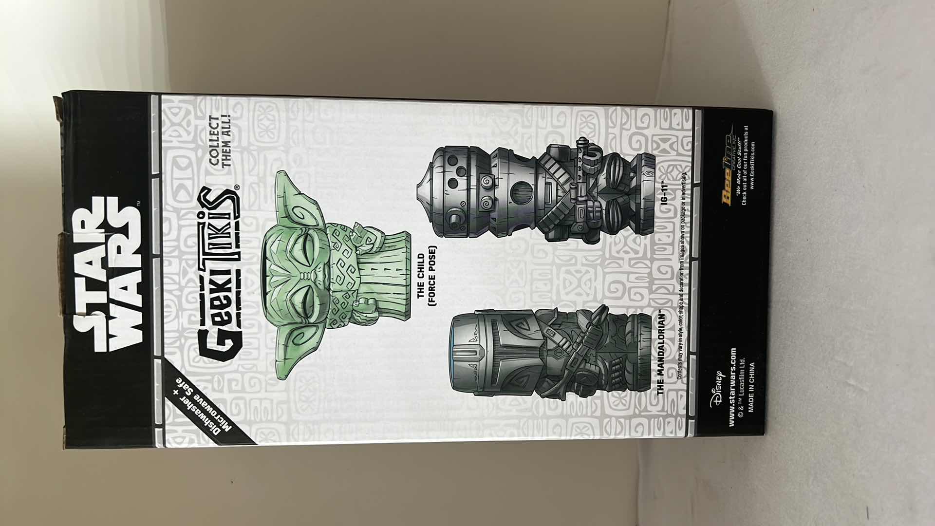 Photo 1 of BRAND NEW STAR WARS “THE MANDALORIAN” GEEKI TIKIS CERAMIC LIDDED MUG. $28