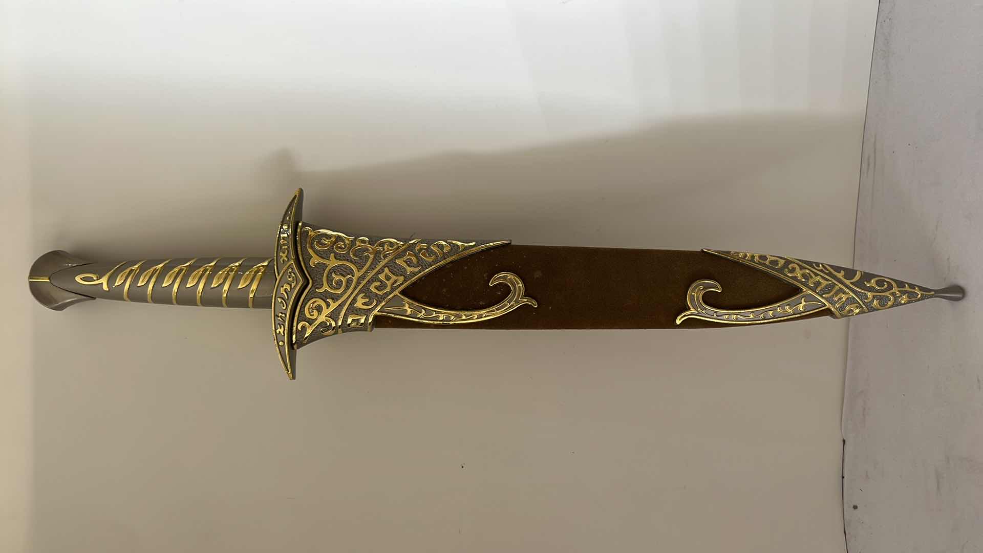 Photo 2 of BRAND NEW LORD OF THE RINGS STING SWORD W SHEATH