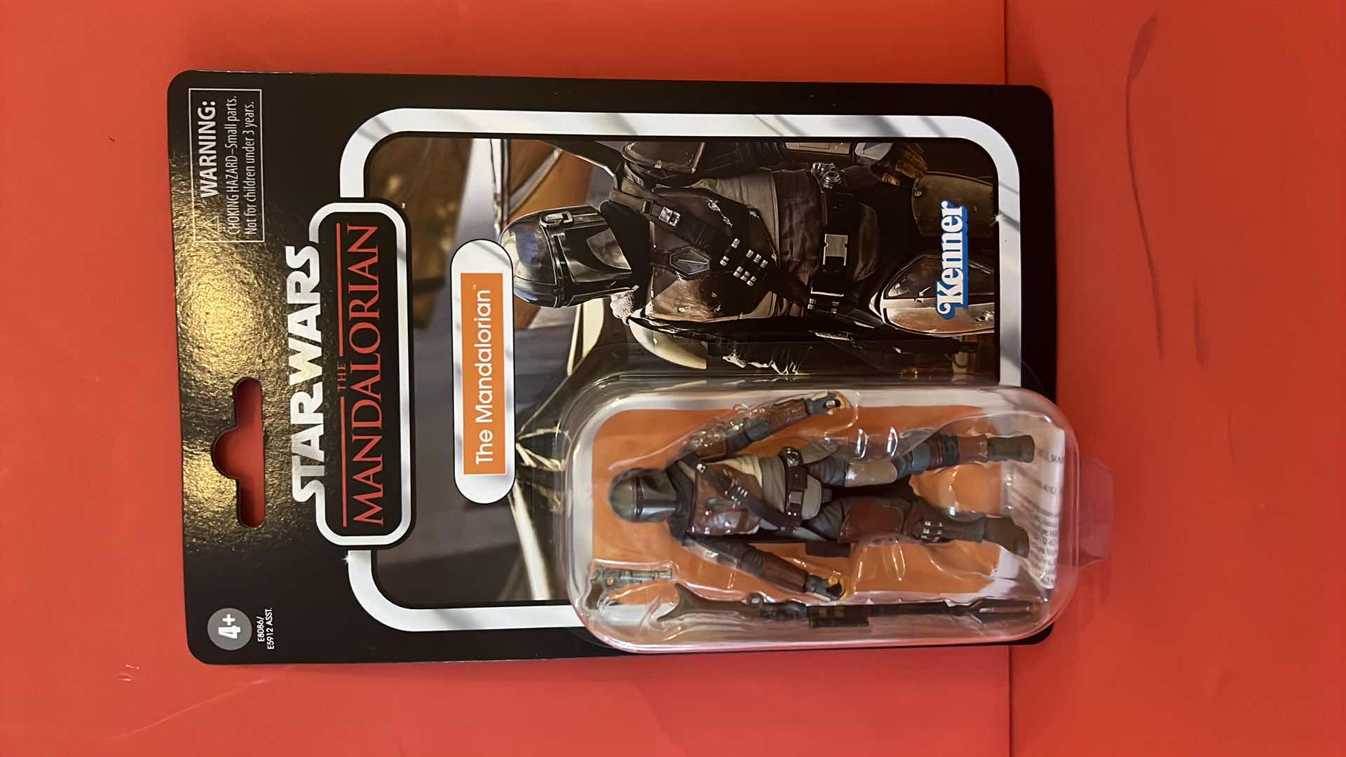 Photo 1 of BRAND NEW KENNER HASBRO DISNEY STAR WARS “MANDALORIAN”ACTION FIGURE  $20