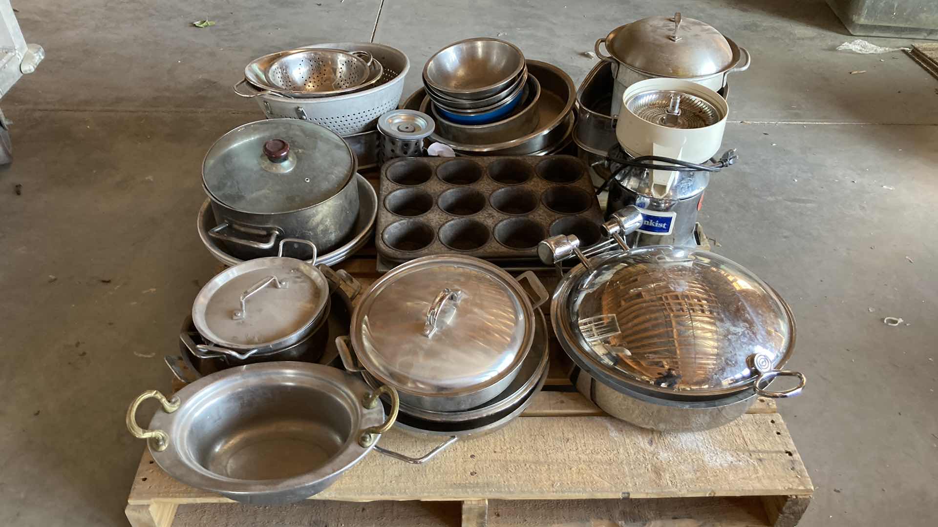 Photo 1 of COOKWARE VARIOUS STYLES & PURPOSES ON PALLET