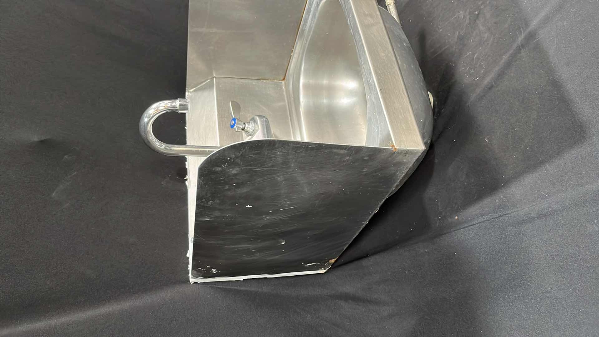 Photo 3 of ATLANTA CULINARY EQUIPMENT STAINLESS STEEL HAND SINK 15.25” X 16” X 15.25”H (MODEL #HS-1615SS)