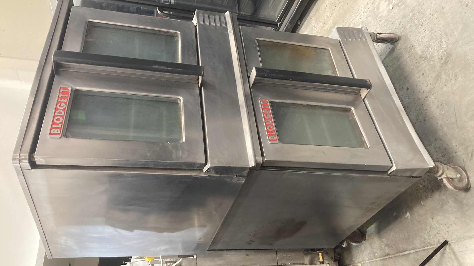 Photo 3 of BLODGETT 2 TIER COMMERCIAL CONVECTION OVEN (ELECTRICAL SHORT)