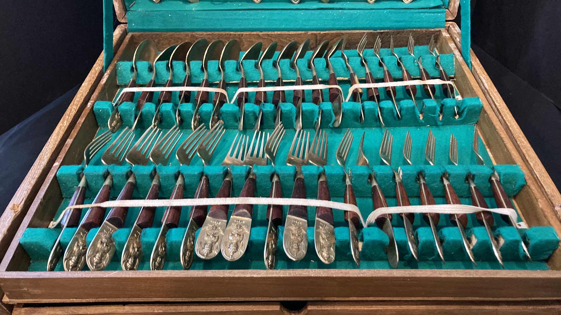 Photo 3 of JOHNY’S GEMS BRONZE WOOD HANDLED FLATWARE SET W WOOD BOX (144)