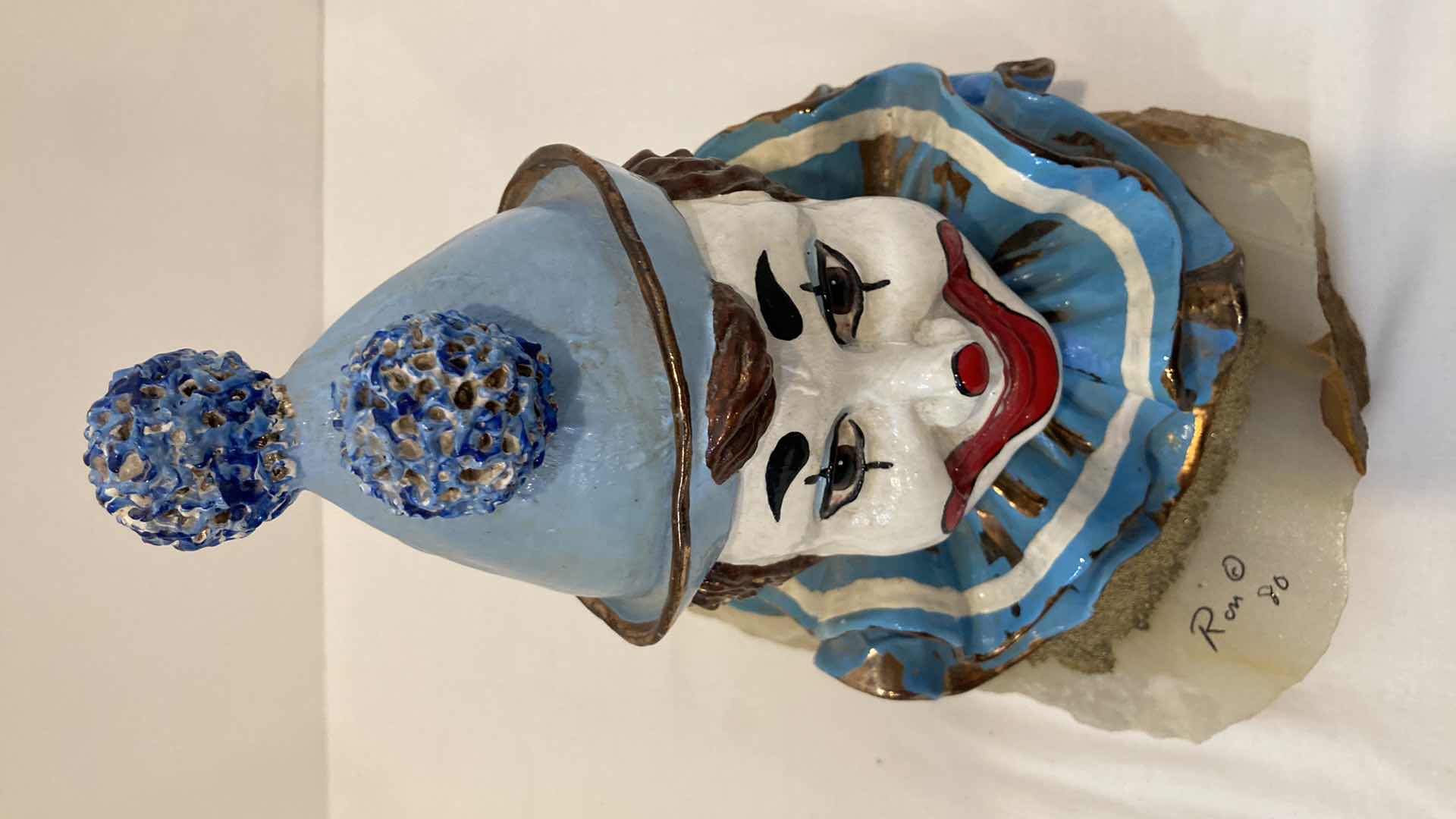 Photo 5 of CLOWN CERAMIC HEAD FIGURE W QUARTS BASE BY RON LEE 1980 NO.410 (DETACHED)