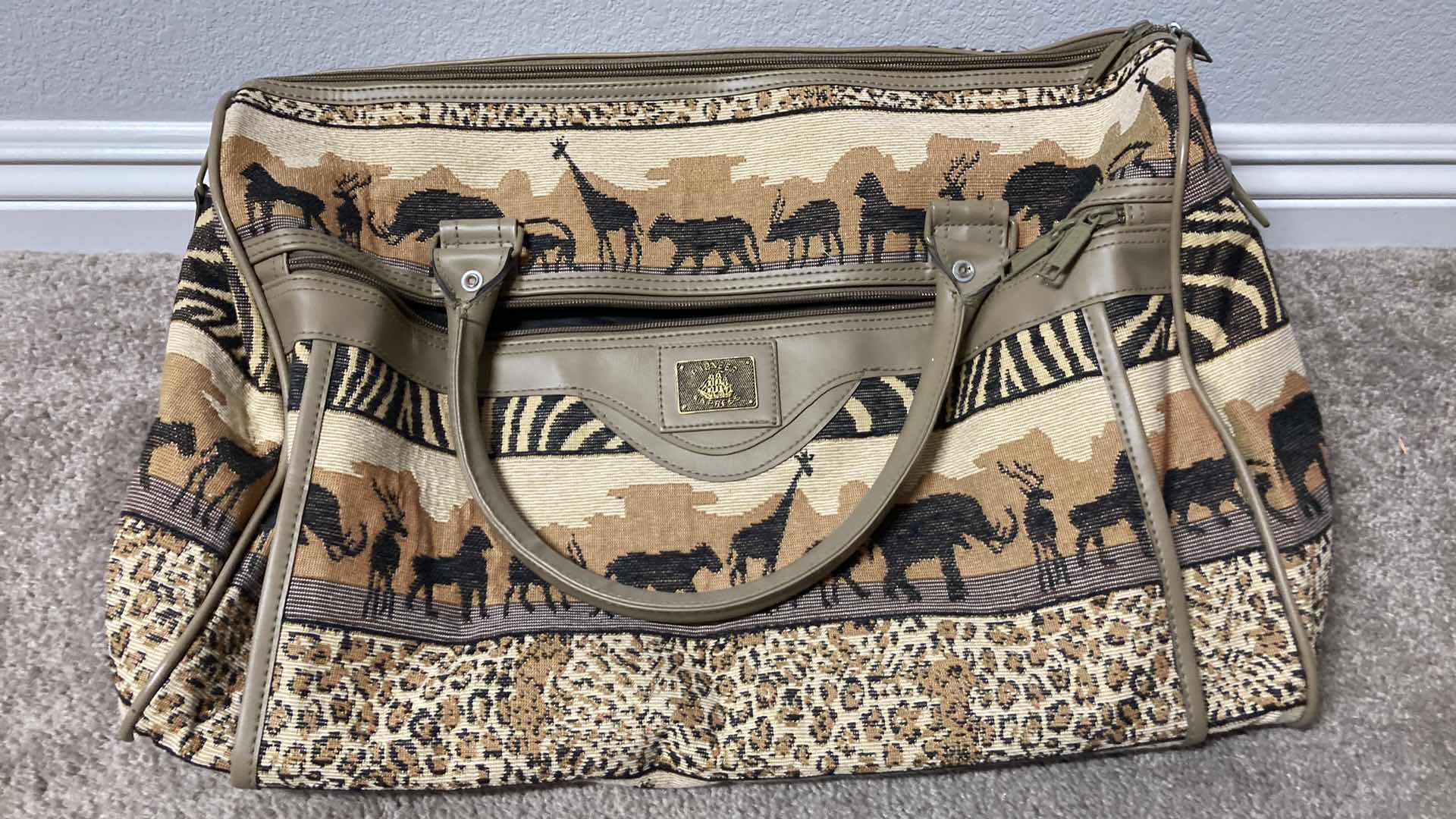 Photo 5 of SAMSONITE BROWN TRAVEL BAG & PIONEER EXPRESS SAFARI TRAVEL BAGS 19” X 10” H13”