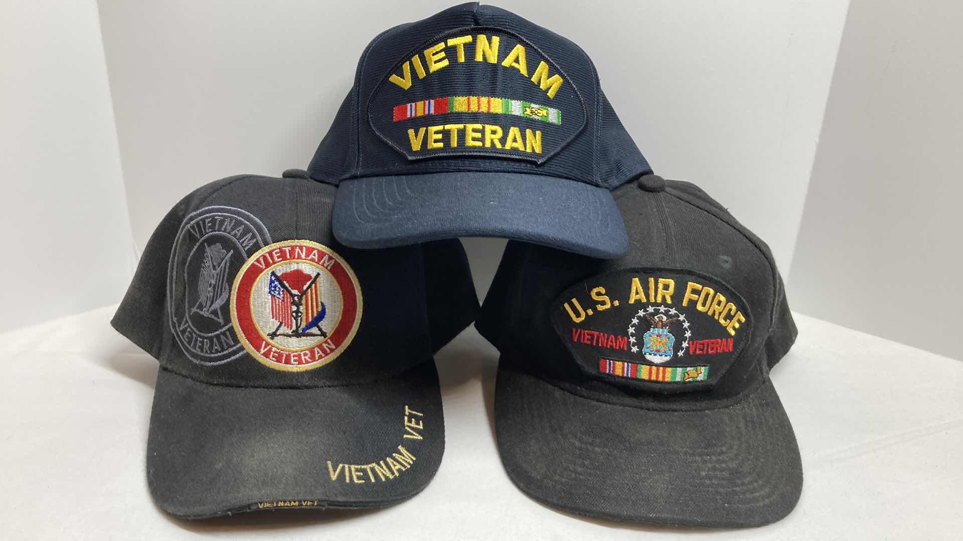 Photo 2 of VIETNAM VETERAN HATS W TAC & SAC HATS (5)