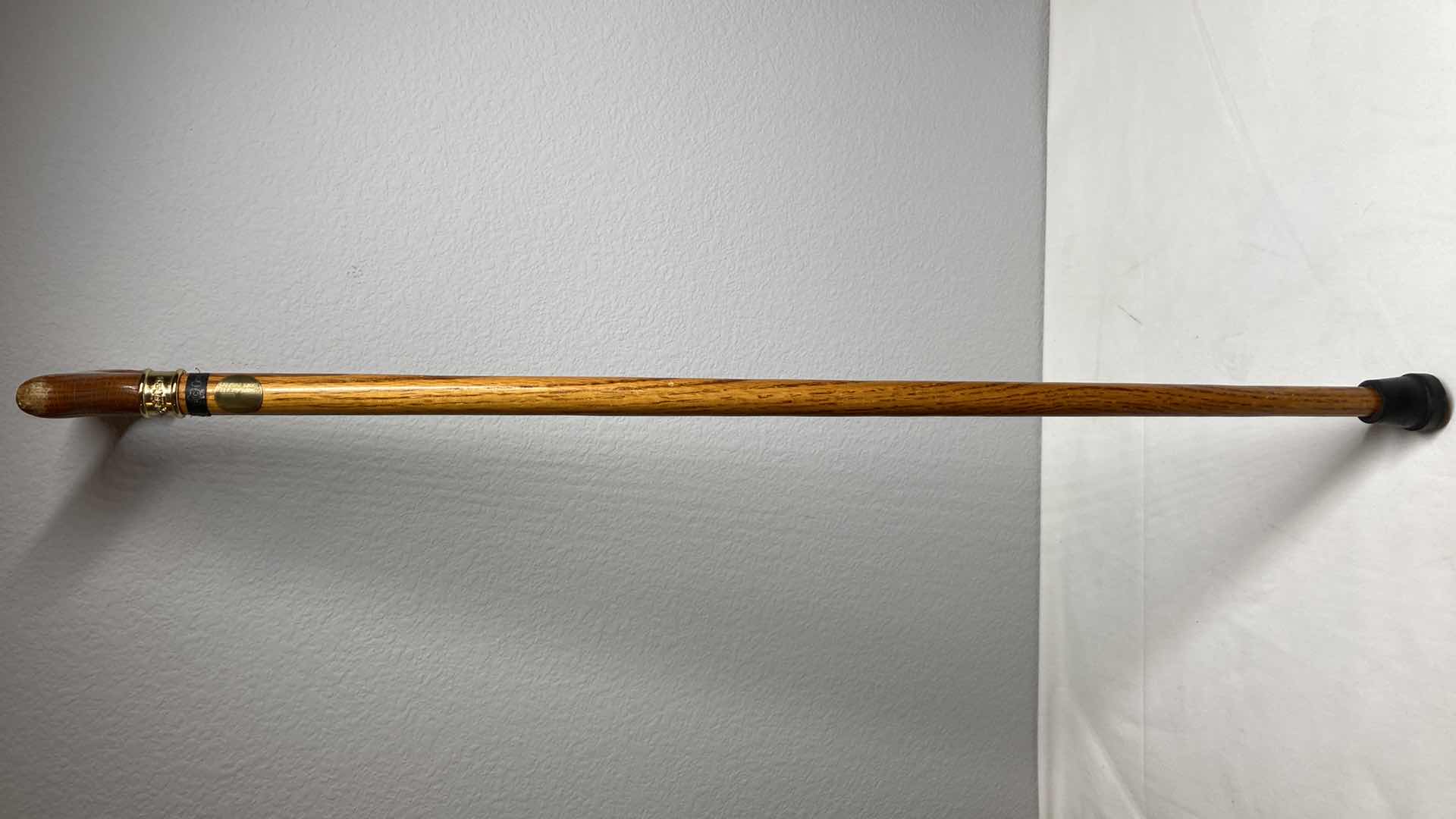 Photo 2 of ROYAL CANES OAK CANE H34”