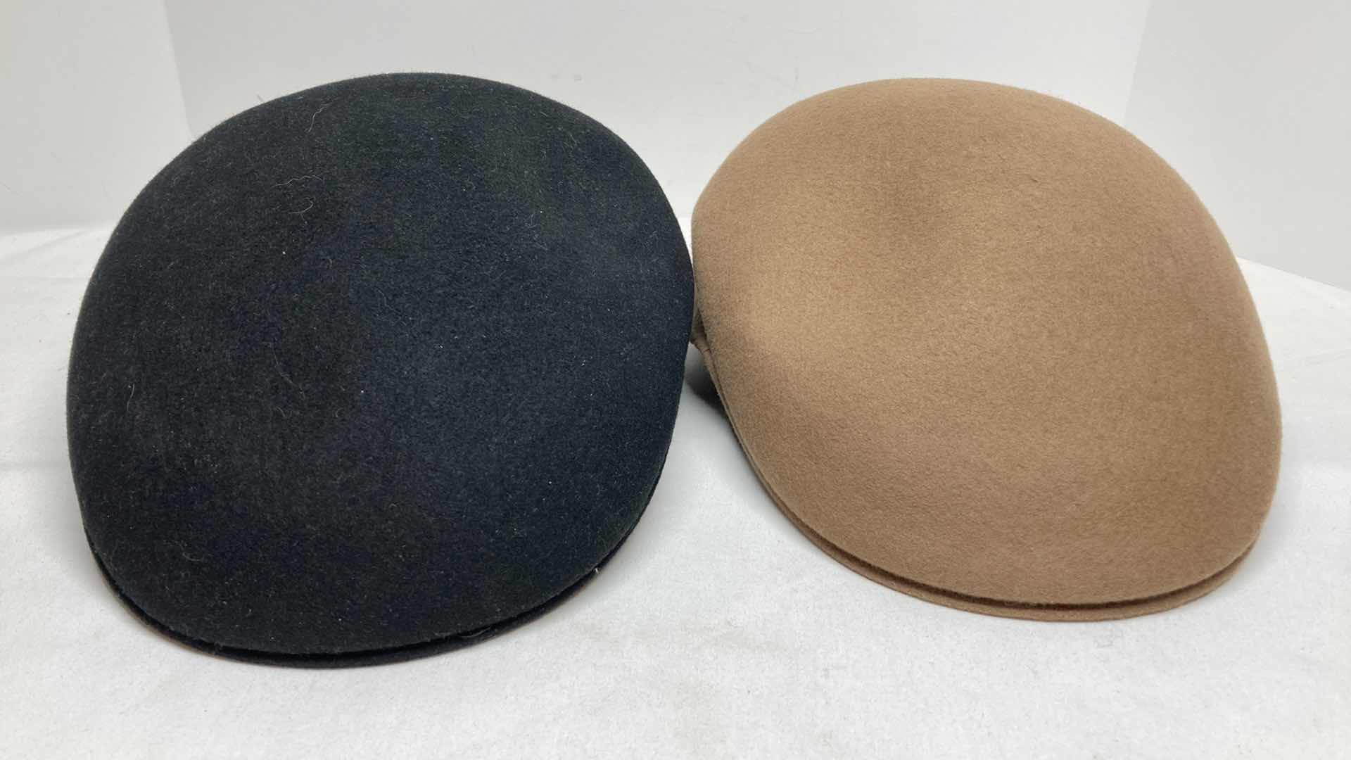 Photo 2 of DORFMAN PACIFIC CO. SCALA BLACK & TAN NEWSBOY WOOL CAPS LG (2)