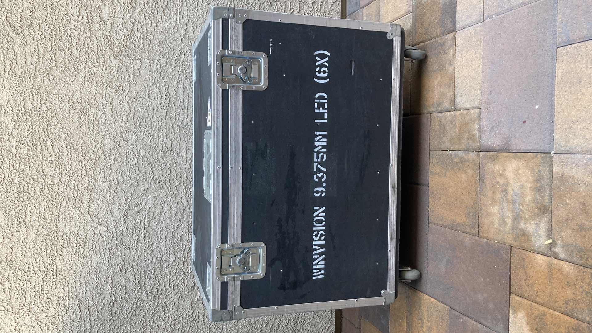 Photo 1 of DRAGON CASE STAGE CASE ON CASTERS 32” X 19” H29”