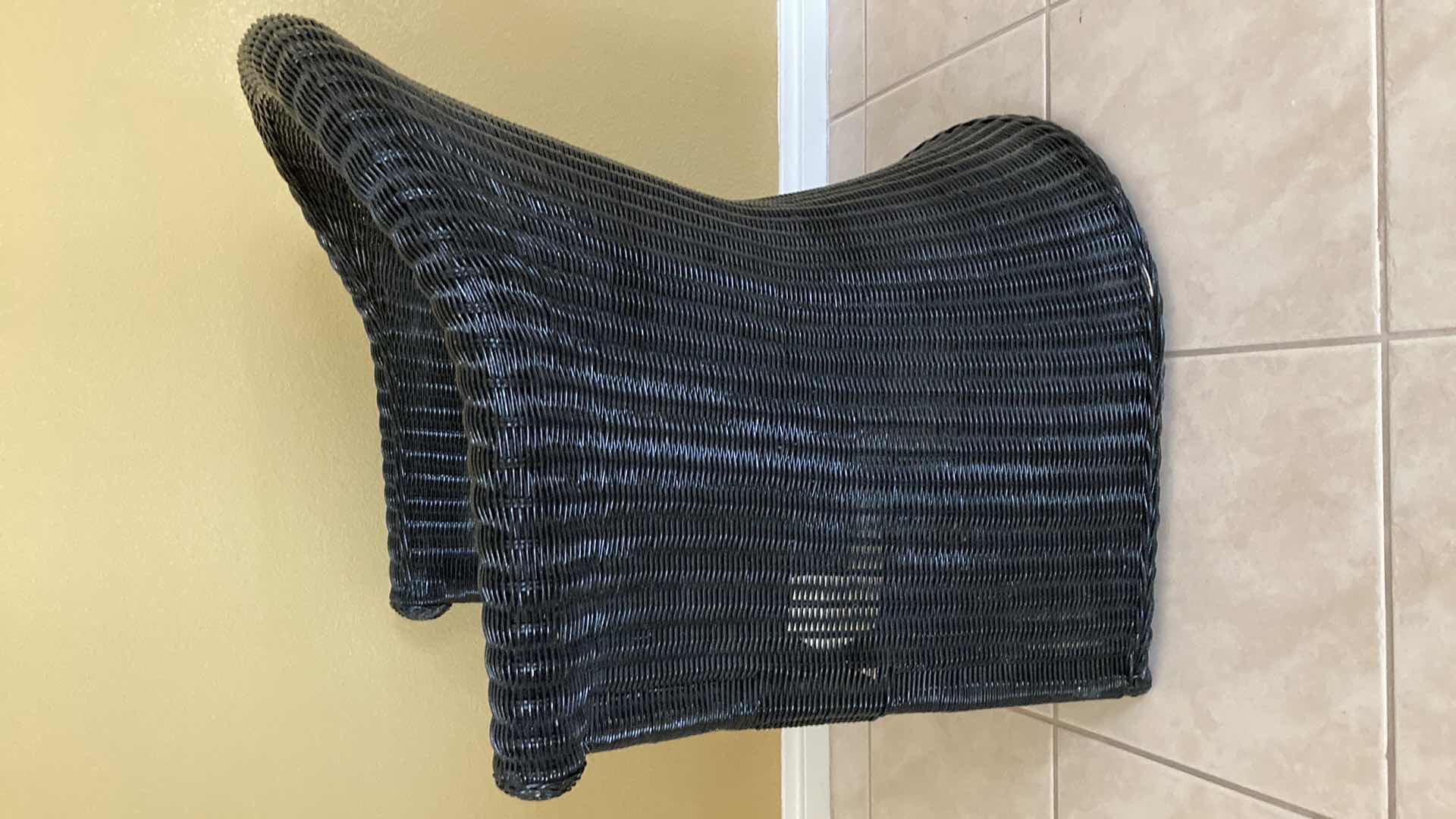 Photo 5 of BLACK WICKER FINISH ACCENT ARM CHAIR 27” X 26” H33”
