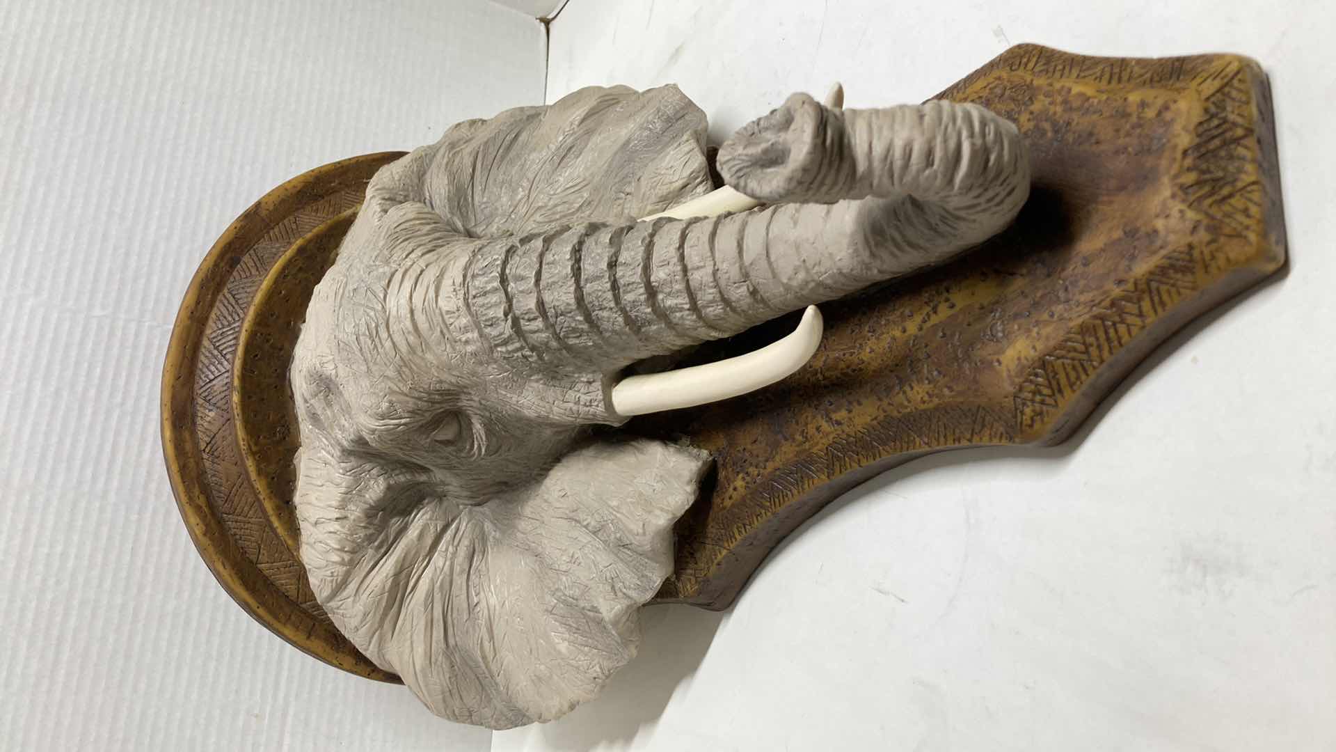 Photo 6 of ELEPHANT HEAD WOOD FINISH RESIN SHELF 12” X 8.5” H18”