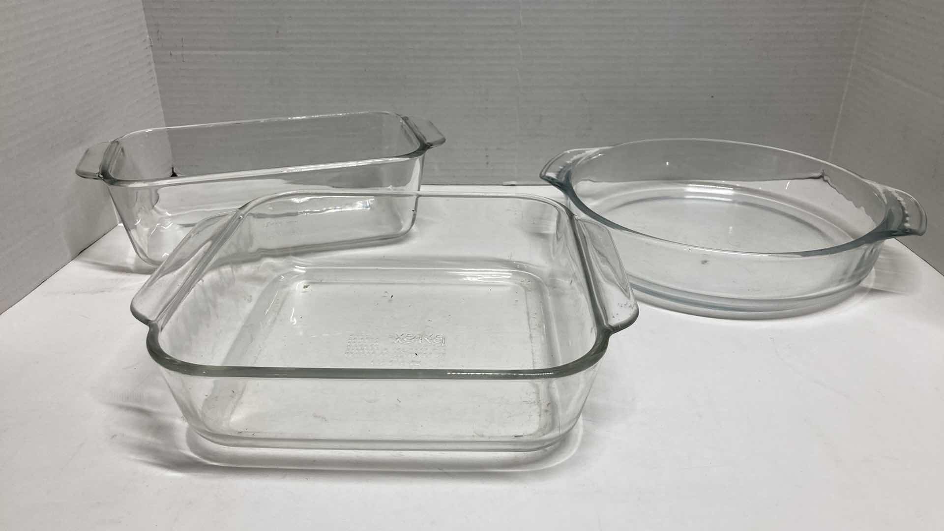 Photo 1 of PYREX SQUARE & RECTANGLE BAKEWARE W ROUND BAKEWARE