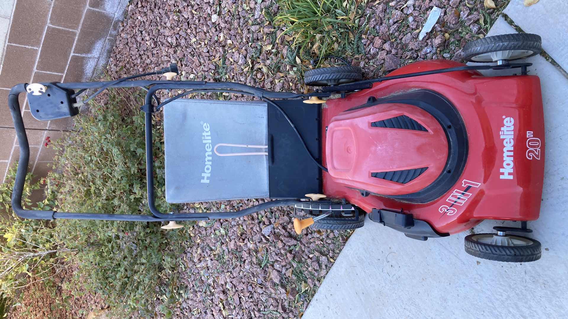 Photo 2 of HOMELITE 20” 3IN1 ELECTRIC LAWNMOWER MODEL UT070759