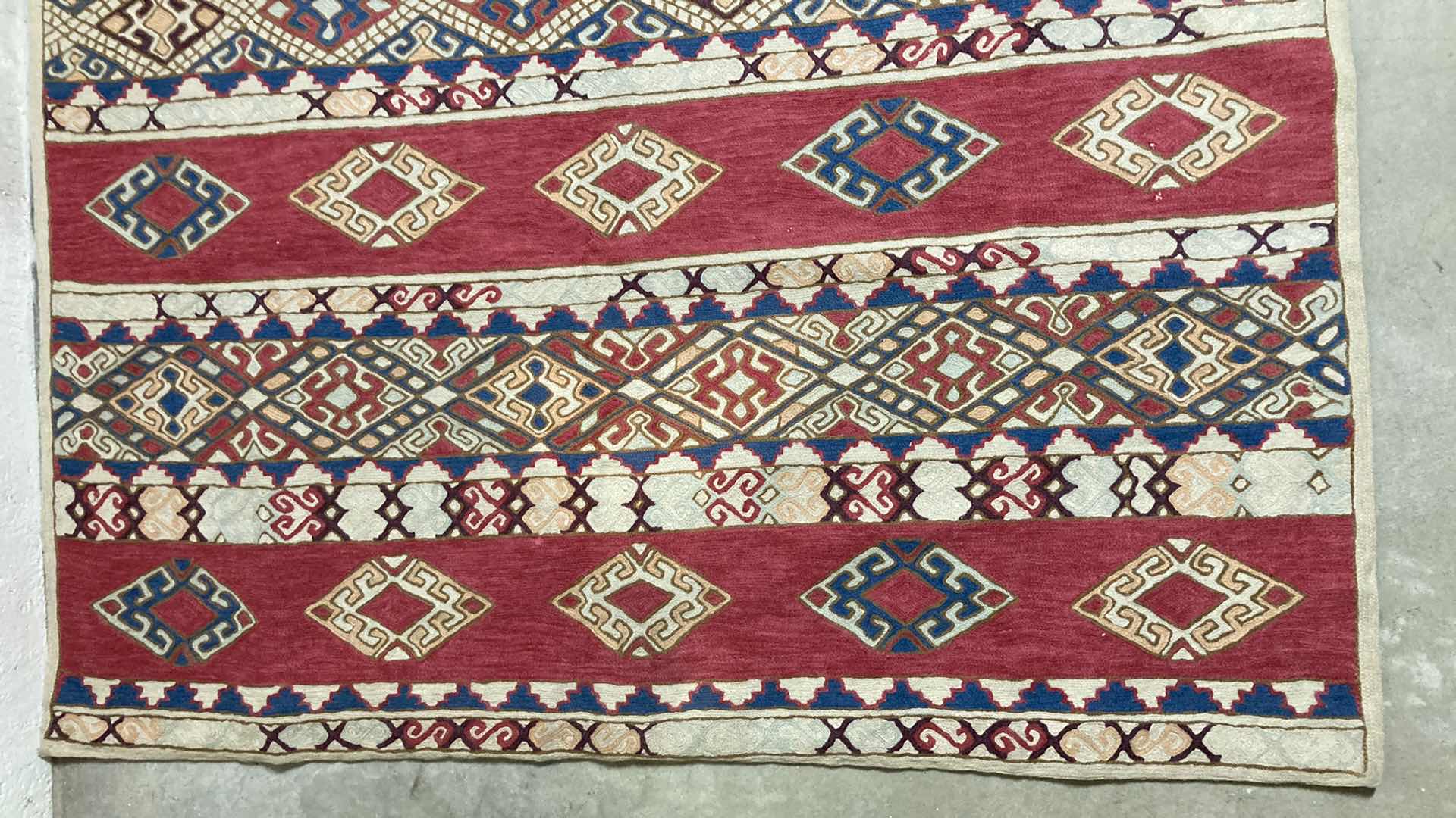 Photo 2 of THE RUG MARKET MEDITERRANEAN CHAINSTITCH MAROON RUG MADE IN INDIA 4’ X 6’